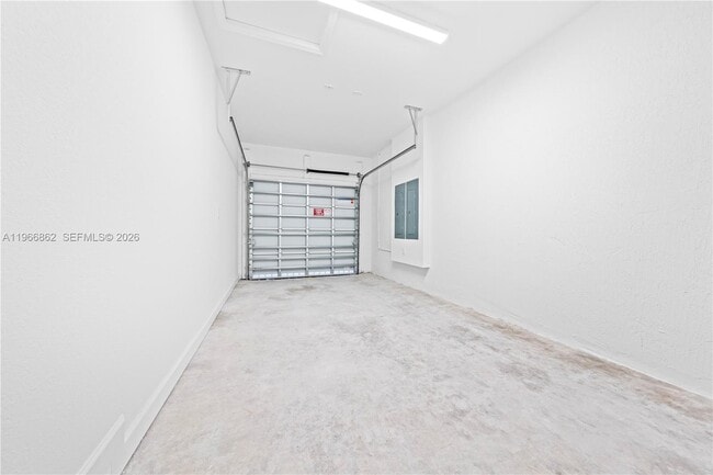 Building Photo - 2442 SE 30th St