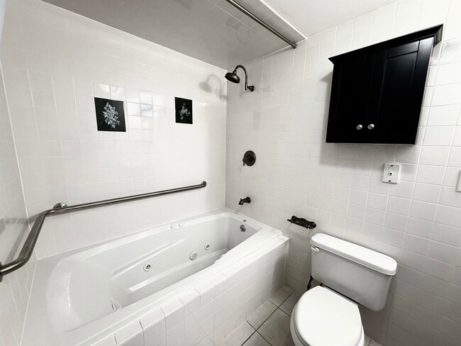 Building Photo - 62 Webster St