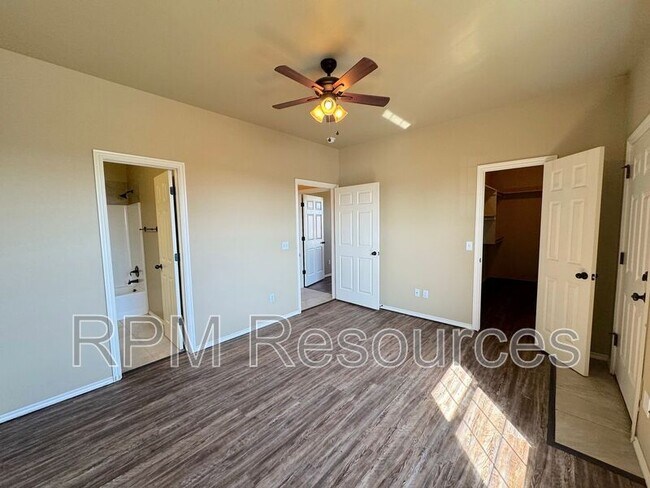 Building Photo - 167 Bison Ct Way