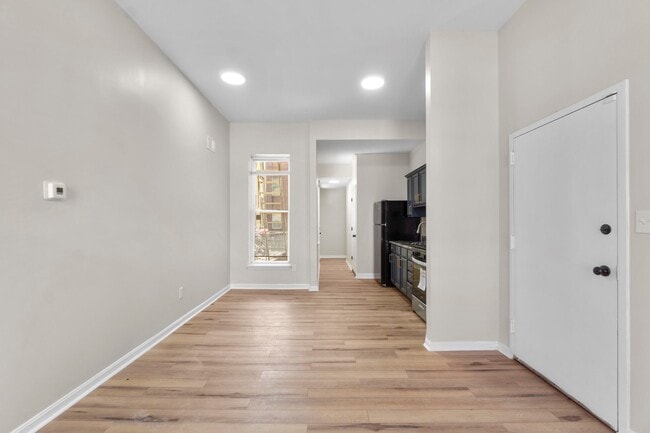 Building Photo - 2027 E Baltimore St