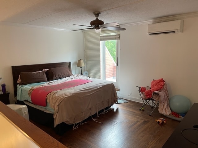 Building Photo - 1153 S Plymouth Ct