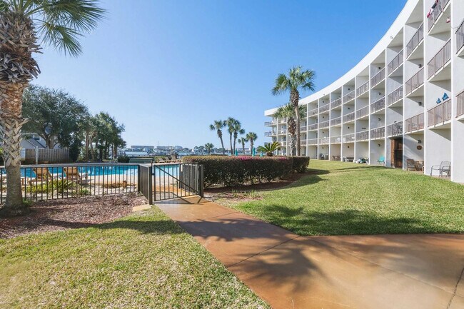 Building Photo - 214 Miracle Strip Pkwy SW