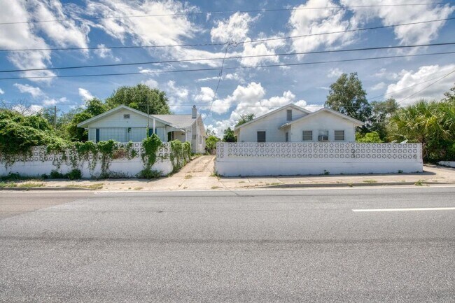 Two houses side by side - 211 S Navy Blvd