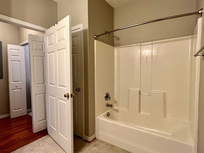 Building Photo - 4150 San Marco Dr
