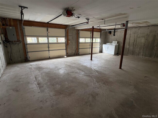 Building Photo - 1253 NY-208