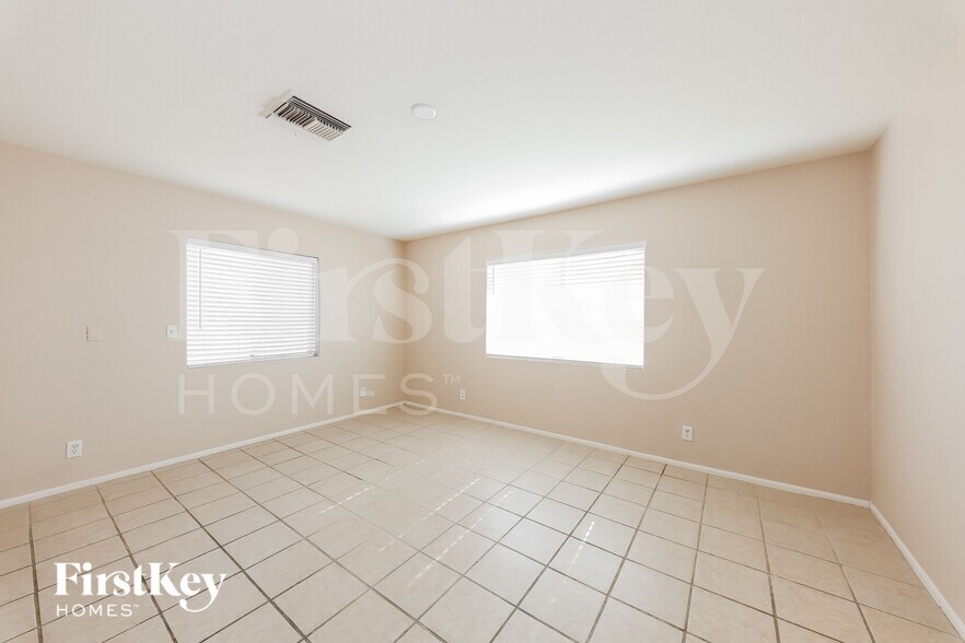 Building Photo - 11740 N 80th Dr