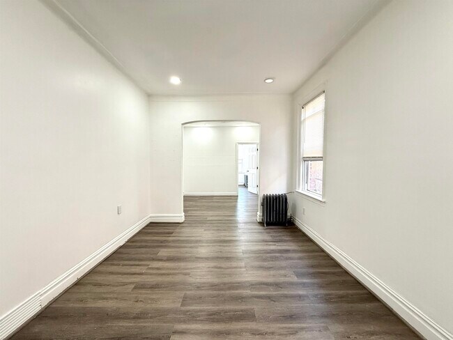 Building Photo - 275 Linden Ave