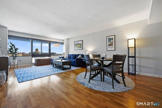 Building Photo - 127 Greyrock Pl