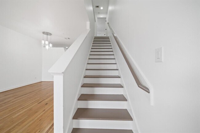 Building Photo - 7650 Springhill St