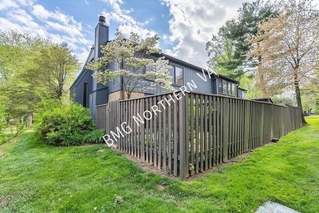 Building Photo - 1790 Ivy Oak Square