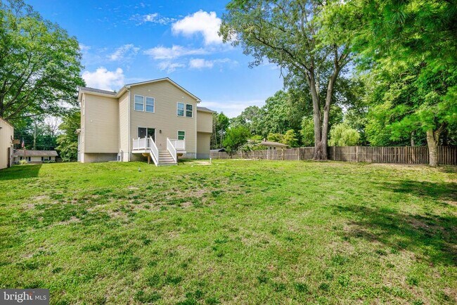 Building Photo - 474 Brightwood Rd