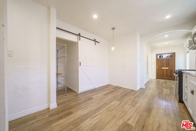 Building Photo - 5347 Fountain Ave