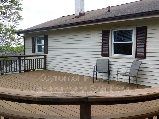 Building Photo - 1008 Perry St