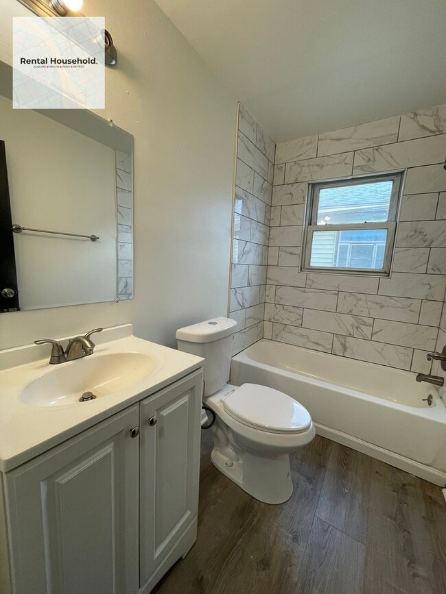 Building Photo - Bright & Airy 3-Bedroom Bungalow-Move-In Ready!