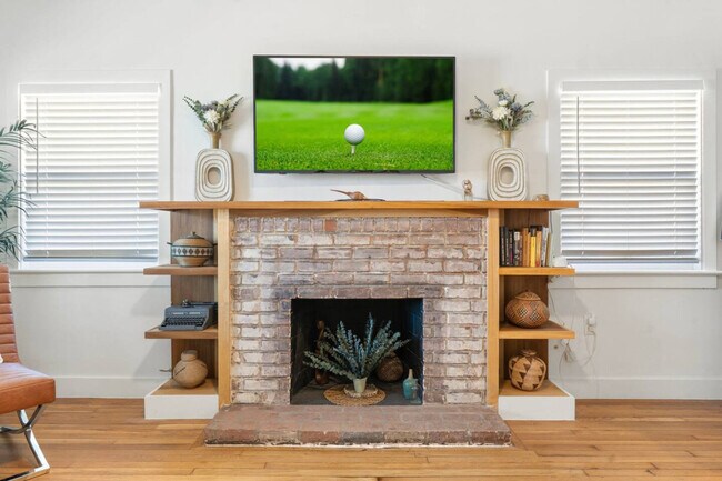 Building Photo - 1407 E McKinley St