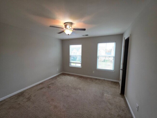 Building Photo - Charming 4 Bed • 2½ Bath Home in The Farm ...