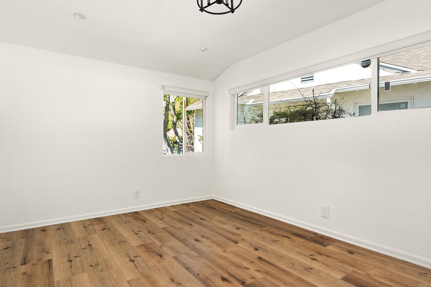 Building Photo - 5840 Allott Ave