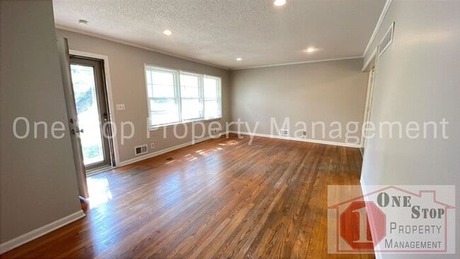 Building Photo - Charming 4 Bedroom Home with Finished Base...
