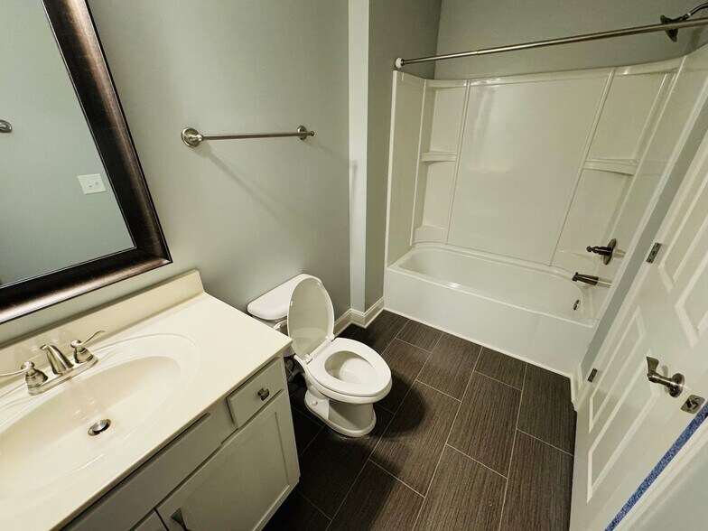 Building Photo - 1015 Callaway Dr