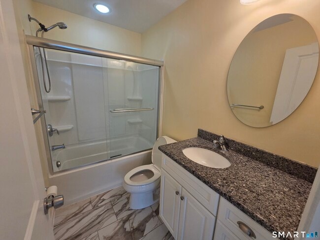 Building Photo - 10 Oak Meadows Dr