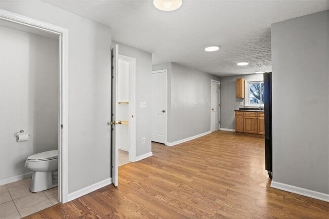 Building Photo - 45 Marsden Rd