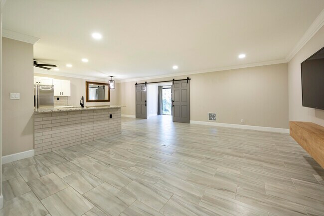 Building Photo - 6579 Spring Bottom Way