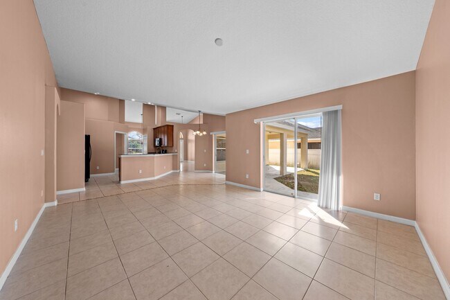 Building Photo - 4 Bedroom 3 Bath Home - Kissimmee ~ Southport Bay Community