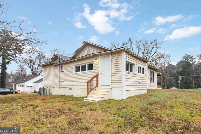 Building Photo - 2141 Fairburn Rd SW