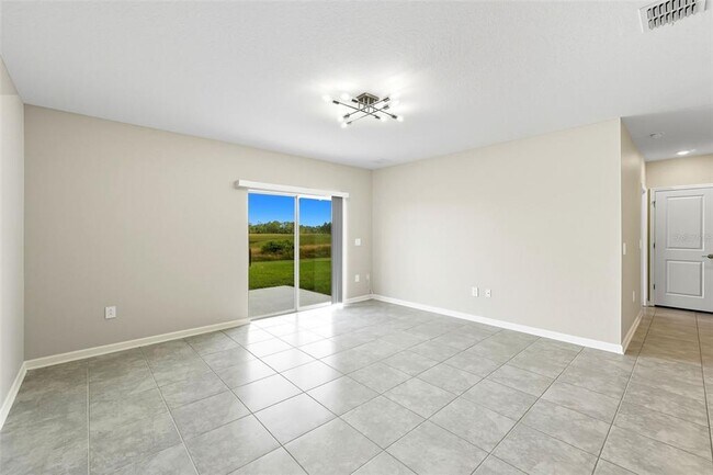 Building Photo - 724 Daring Dr