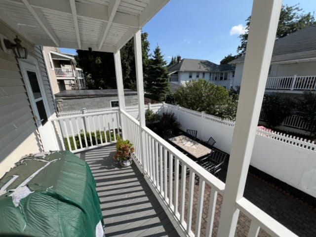 Building Photo - 508 School St