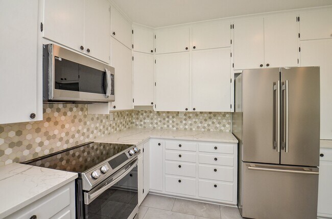 Building Photo - 803 Austin St