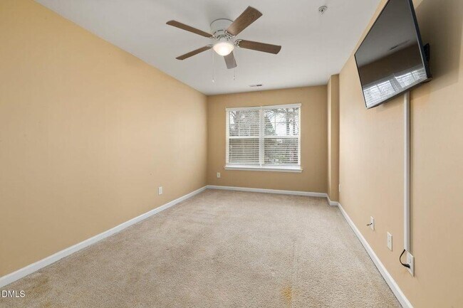 Building Photo - 401 Coalinga Lane