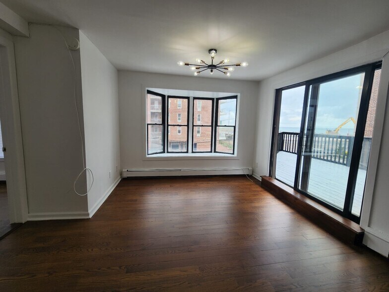 Building Photo - 1-39 Beach 122nd St