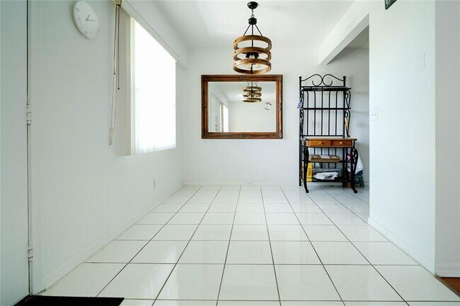 Building Photo - 300 SW 134th Way