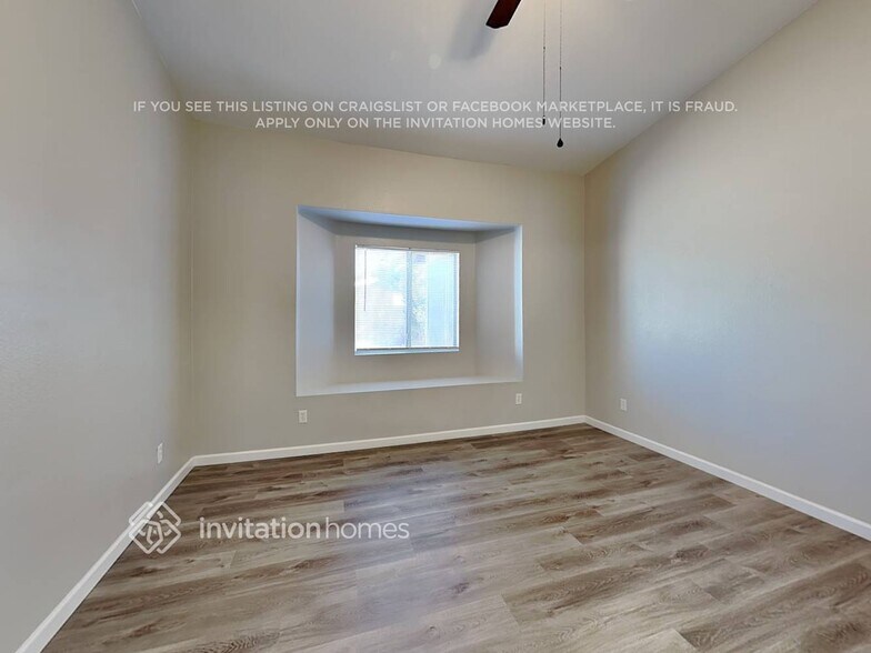 Building Photo - 10219 N 89th Ave