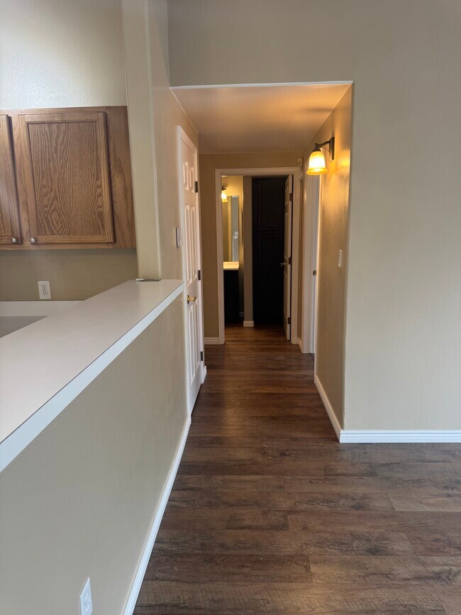 Building Photo - 8438 S Thunder Ridge Way