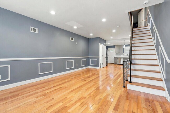 Building Photo - 2504 Manton St