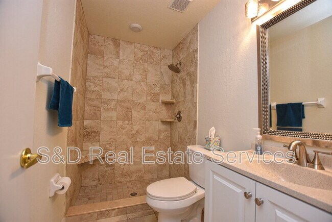 Building Photo - 1072 Meadowood Pointe Rd