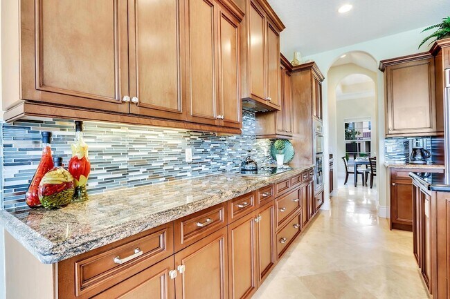 Building Photo - 128 Tulip Tree Ct