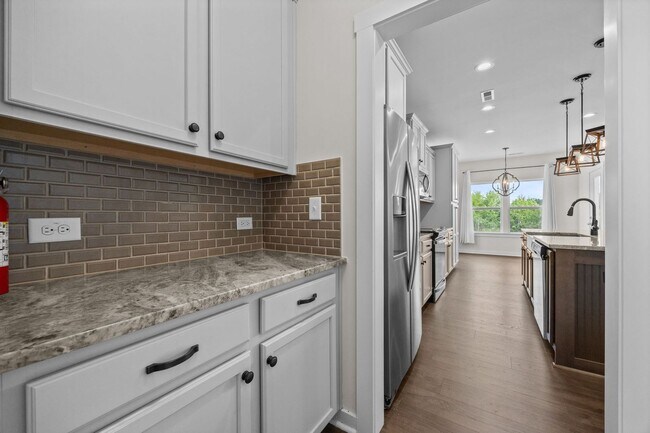 Building Photo - 217 Walker Grv Ln