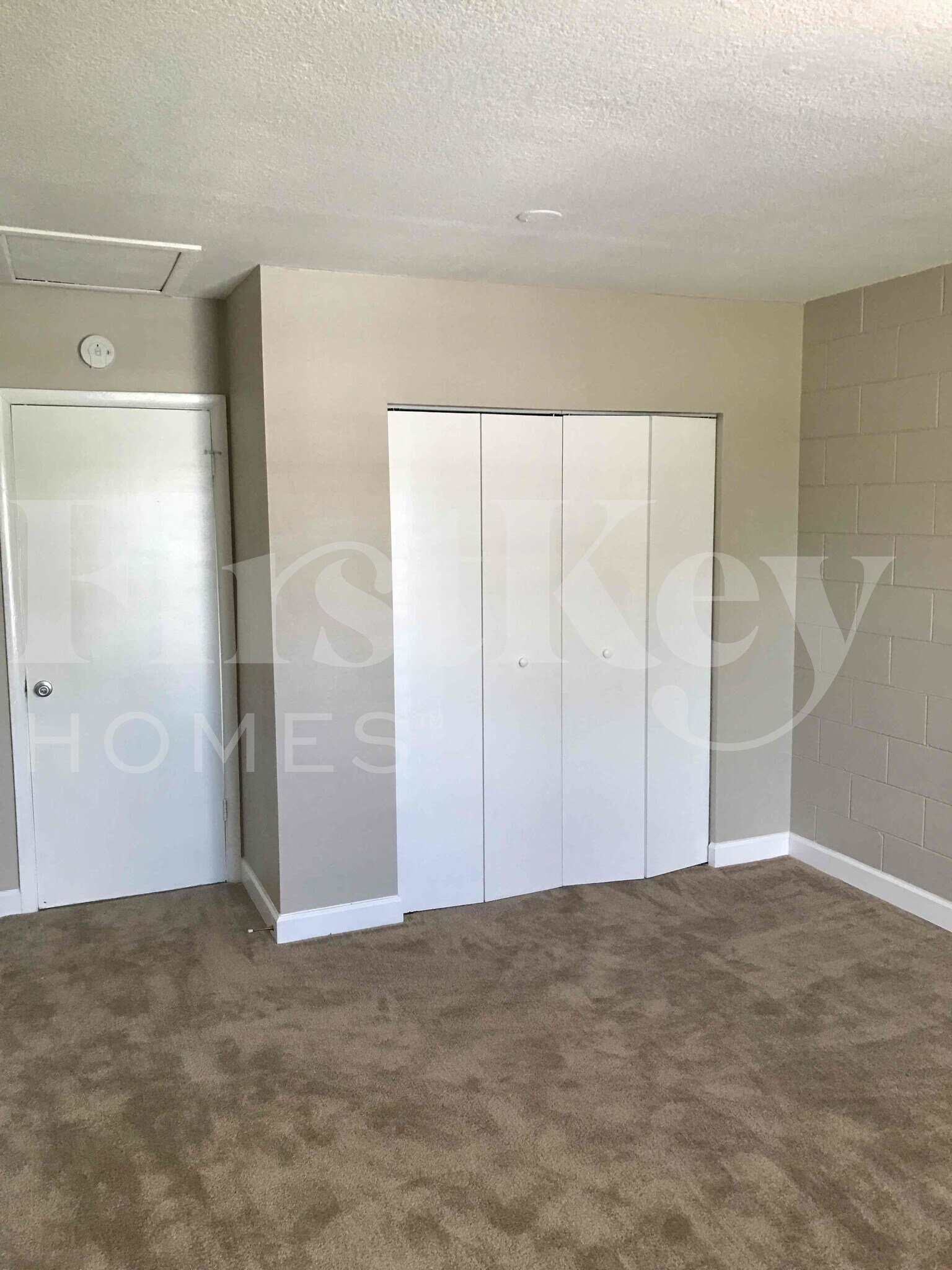 Building Photo - 660 Flagler Dr