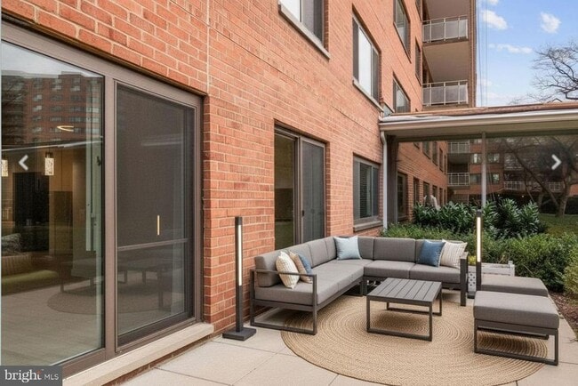 Building Photo - 4201 Cathedral Ave NW