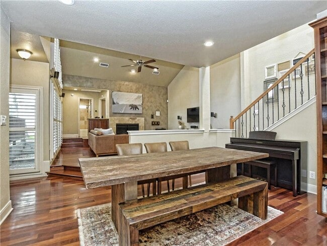 Building Photo - 8123 Forest Mesa Dr