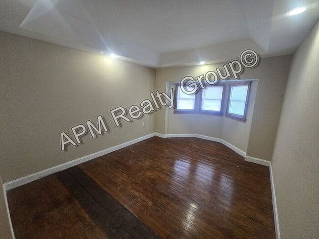 Building Photo - Four Bedroom 3 Bath Available NOW!!