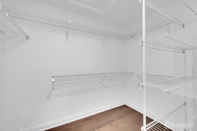 Building Photo - 4 Stults Dr