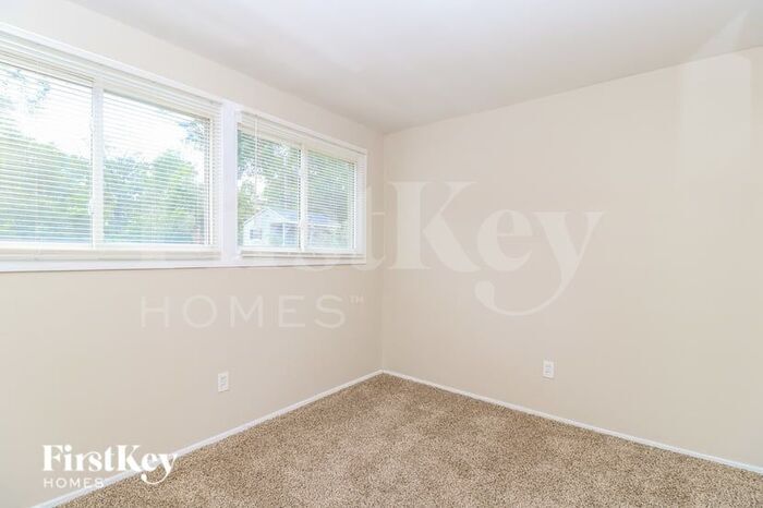 Building Photo - 445 Ridge Dr
