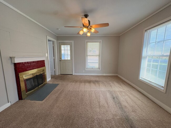 Building Photo - 3 Bedroom, 1 Bathroom House in Liberty!