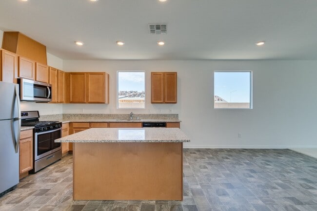 Building Photo - GORGEOUS SINGLE STORY WITH MANY UPGRADES*3 BEDROOMS*DEN!