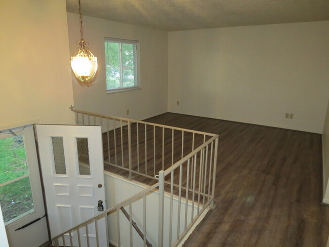 Building Photo - new rental in Reynoldsburg Schools