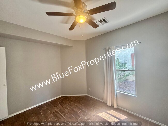 Building Photo - 15073 S Harry Truman Pl
